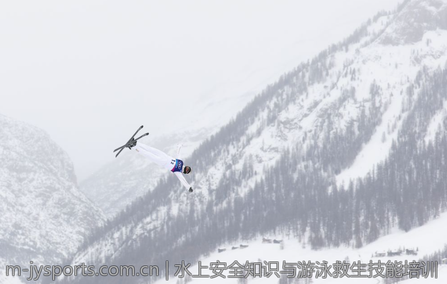 水上安全知识与游泳救生技能培训